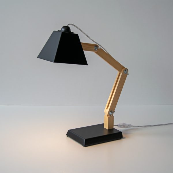 Ugli Masa Lambası Kapak